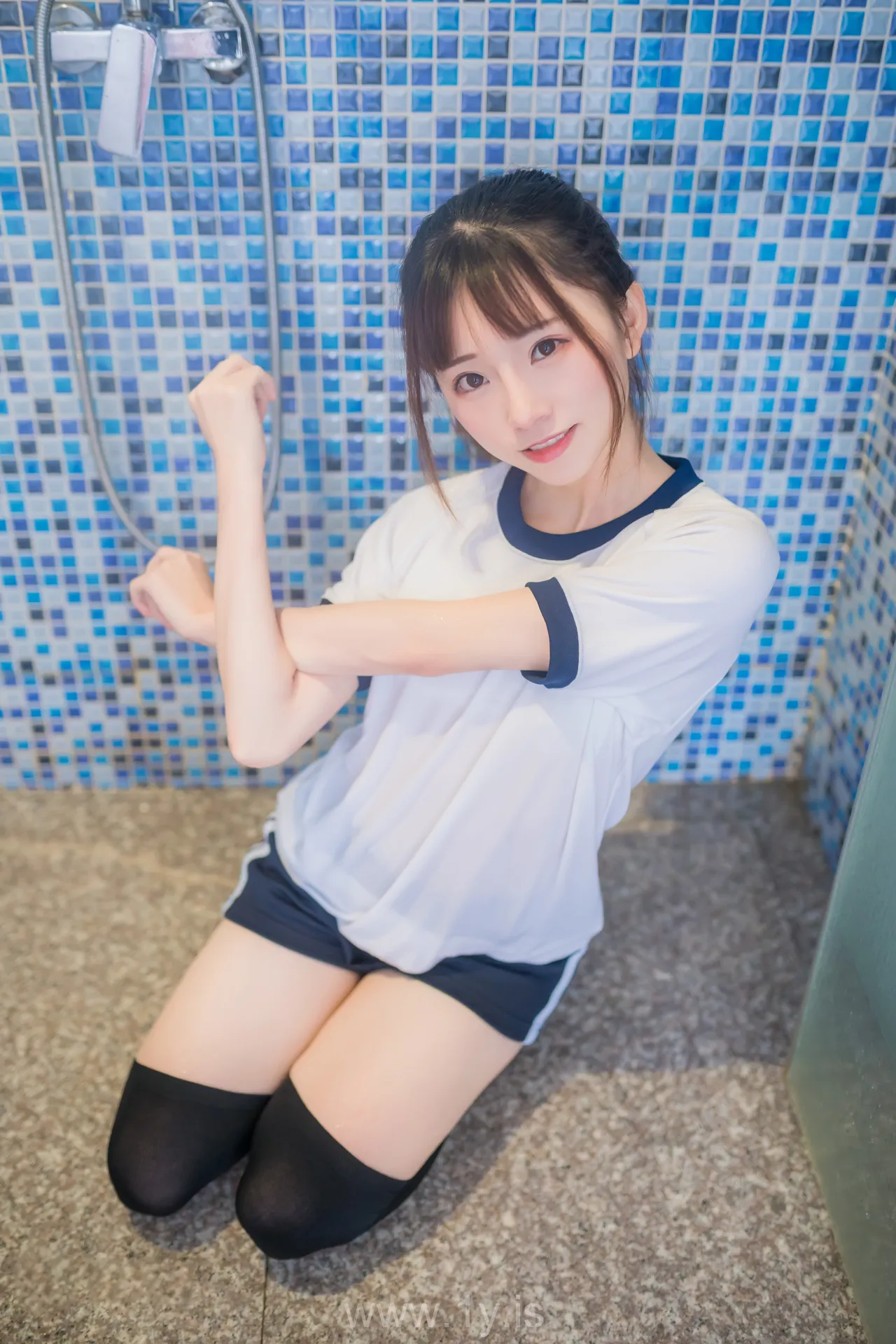 绮太郎 湿身体操服